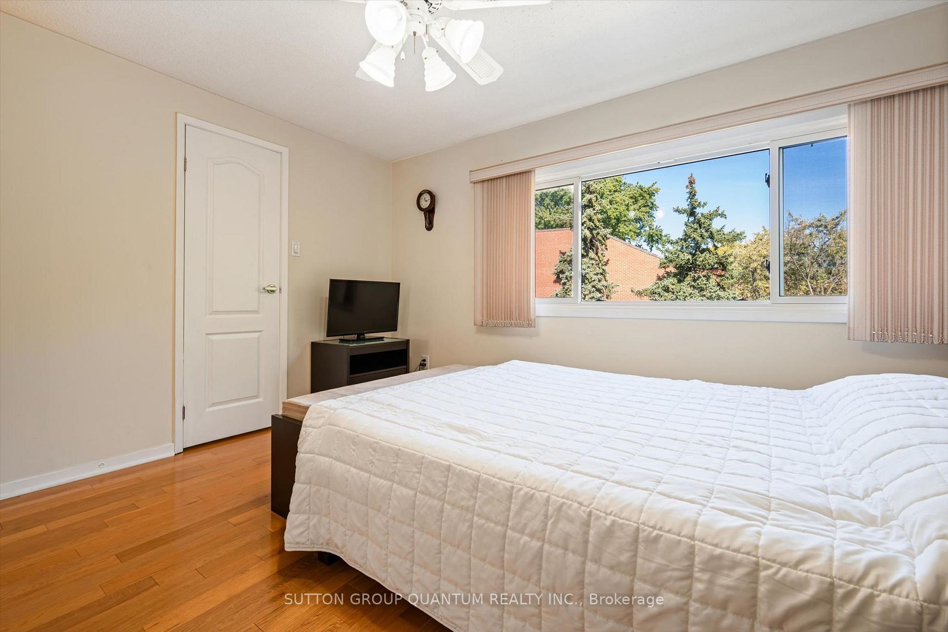 Photo 13 of Unit 32, 13 Burnt Meadoway, North York, Hillcrest Village — HOMEH