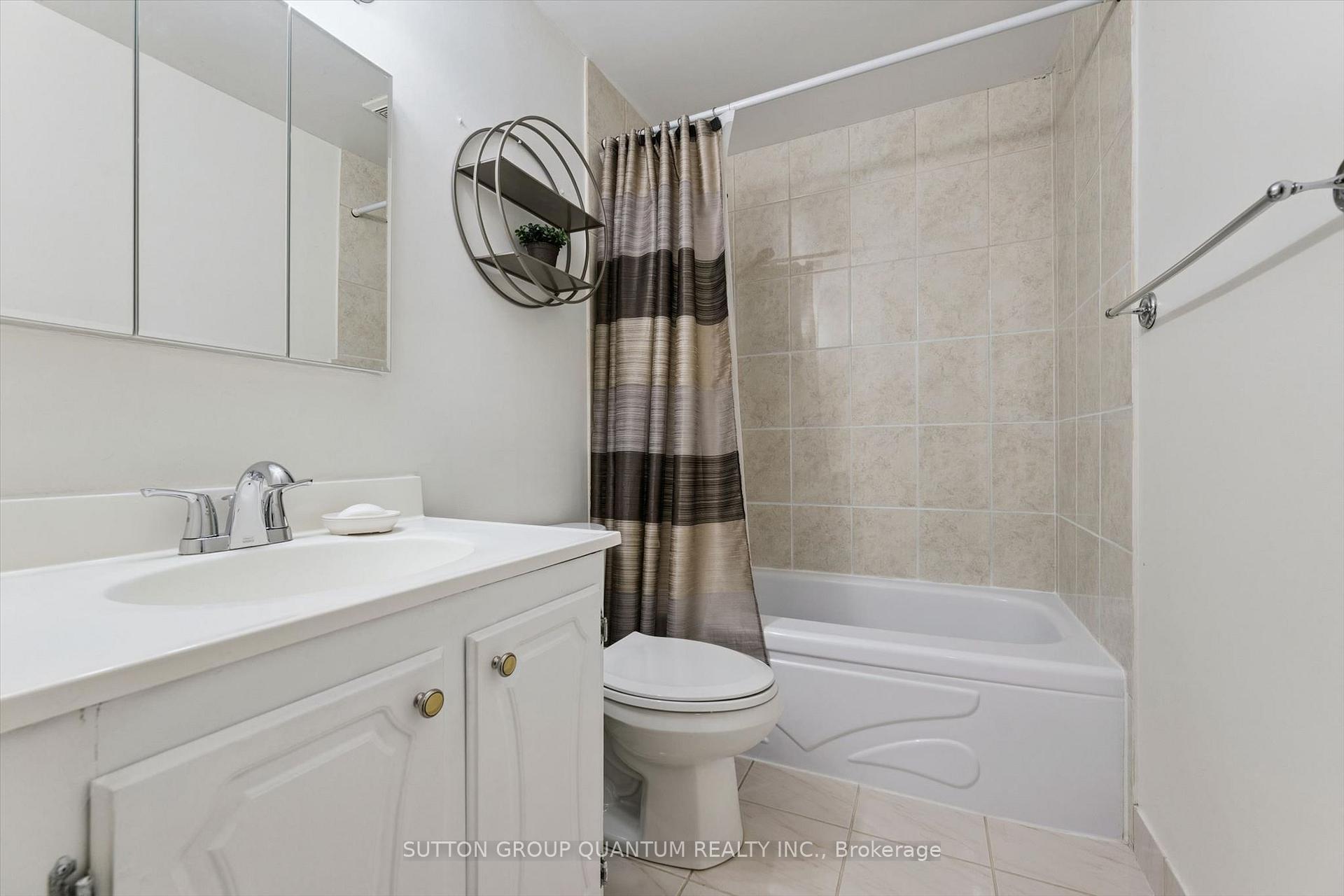 Photo 18 of Unit 32, 13 Burnt Meadoway, North York, Hillcrest Village — HOMEH