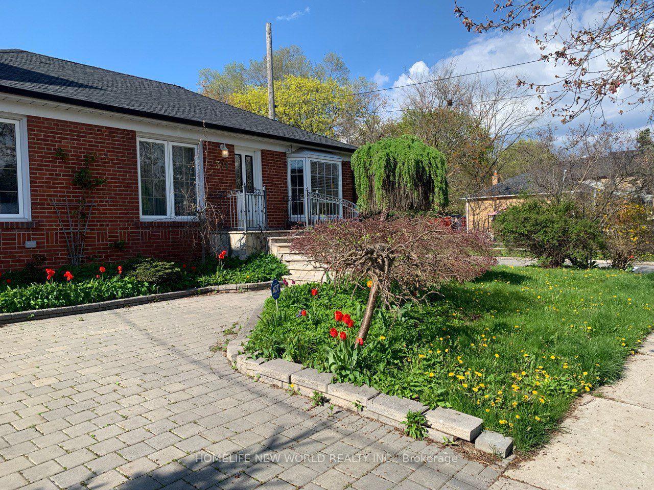 Front of 374 Horsham Avenue
