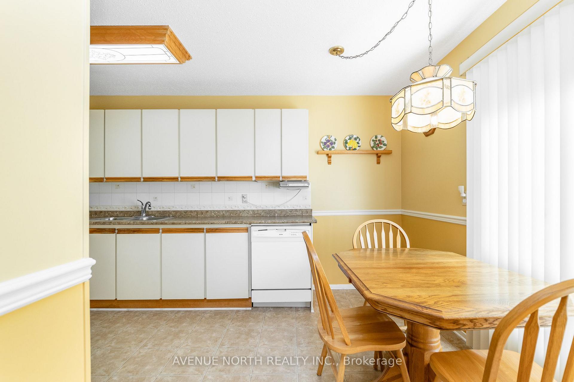 Photo 4 of Unit 239, 2270 Cotters Crescent, Ottawa, Windsor Park Village — HOMEH