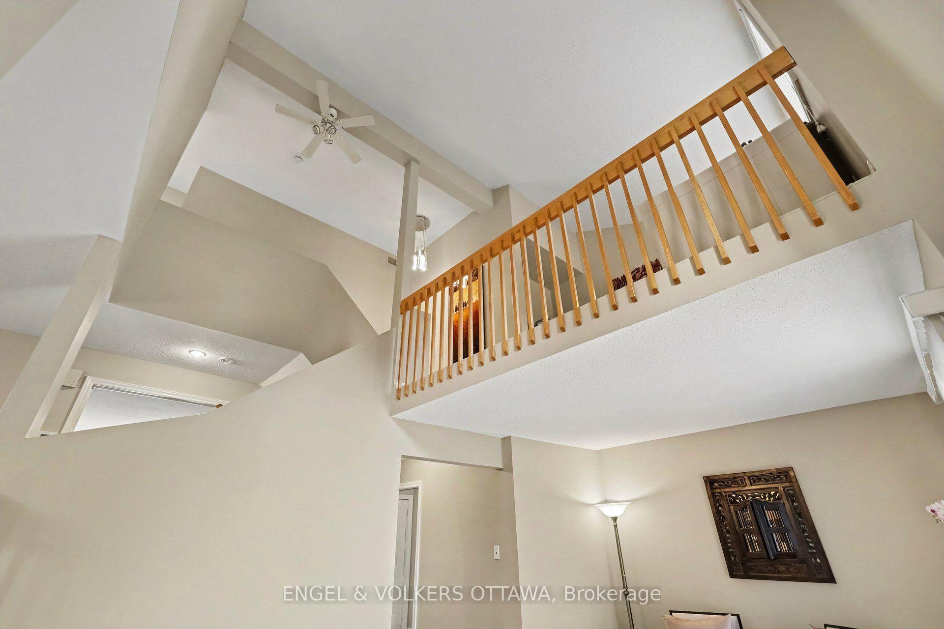 Photo 12 of 15 Archer Square, Ottawa, Hunt Club Woods — HOMEH