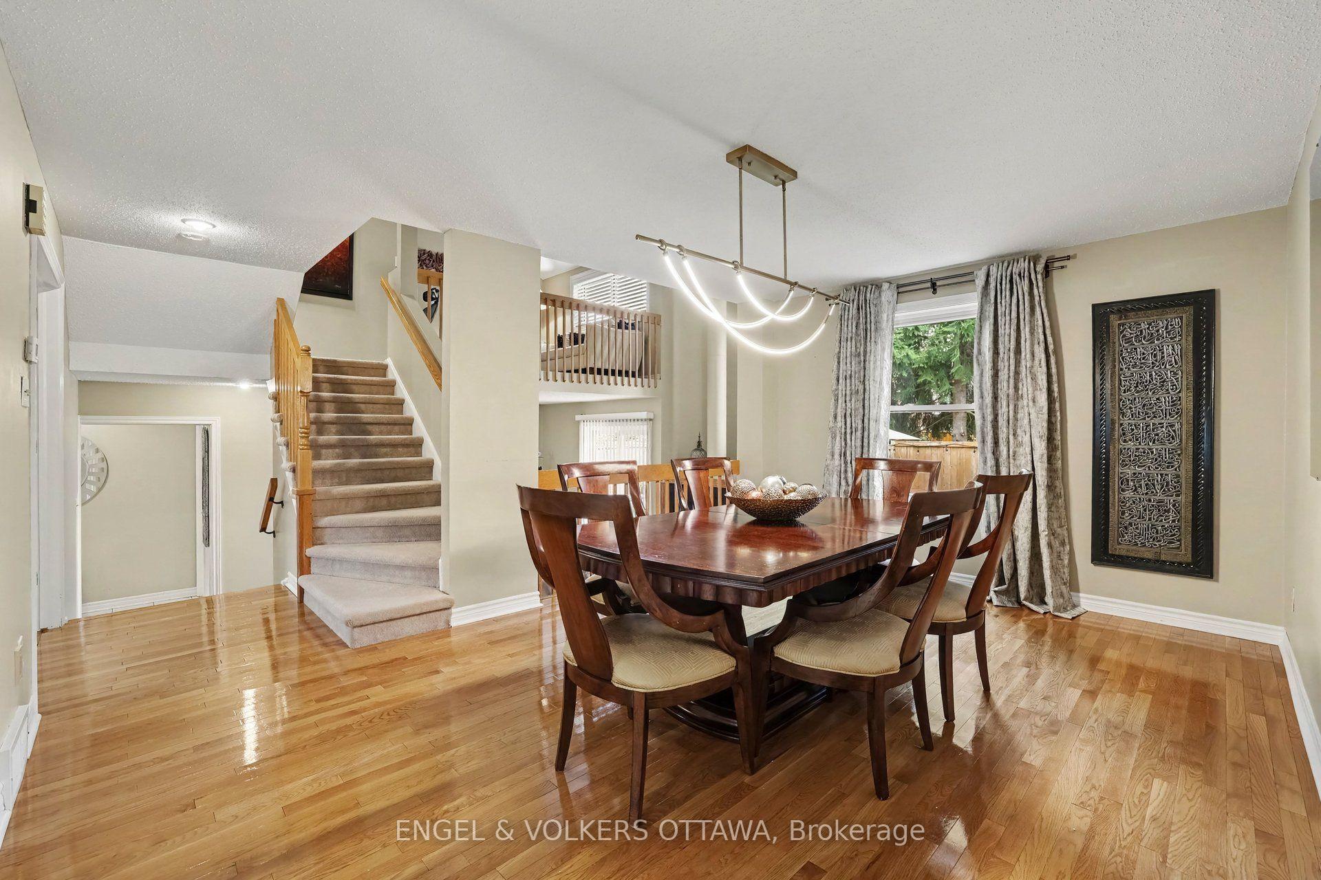 Photo 13 of 15 Archer Square, Ottawa, Hunt Club Woods — HOMEH