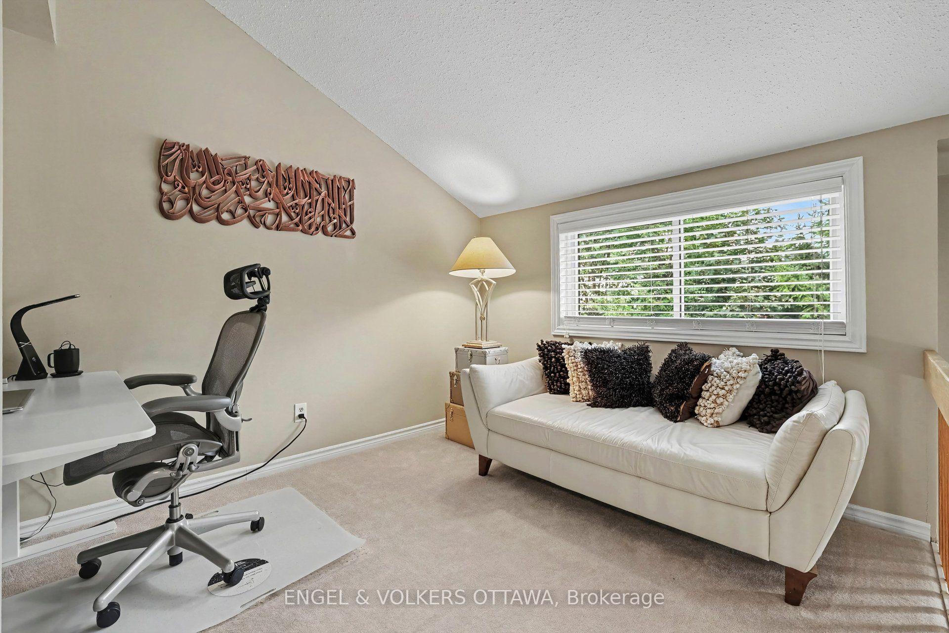 Photo 25 of 15 Archer Square, Ottawa, Hunt Club Woods — HOMEH