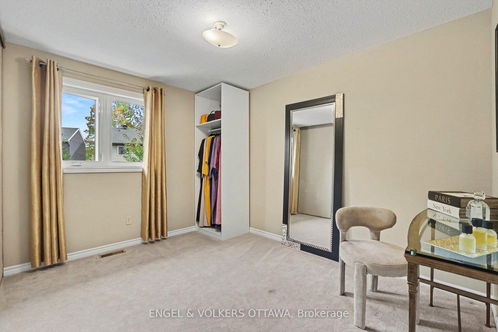 Photo 32 of 15 Archer Square, Ottawa, Hunt Club Woods — HOMEH
