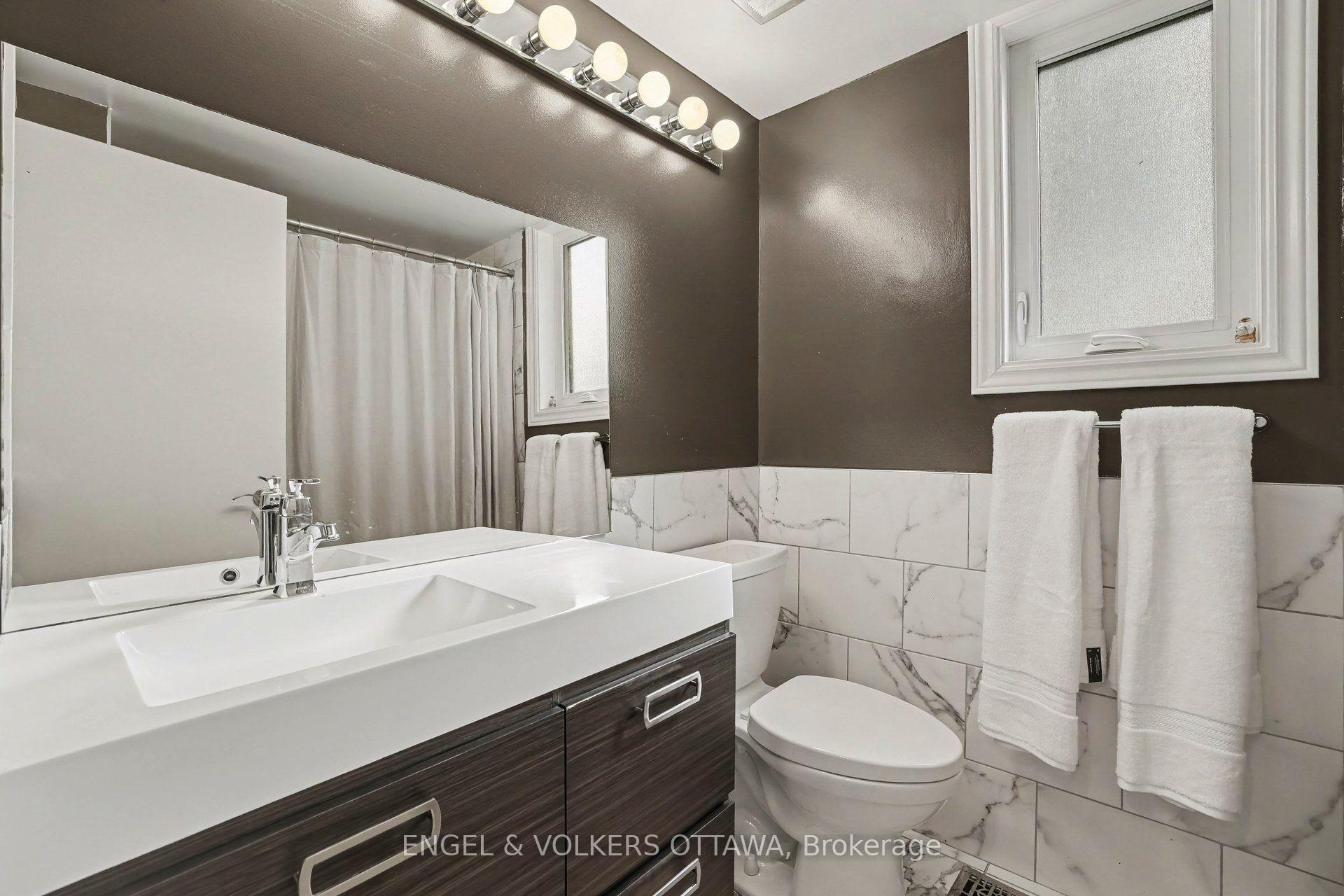 Photo 33 of 15 Archer Square, Ottawa, Hunt Club Woods — HOMEH