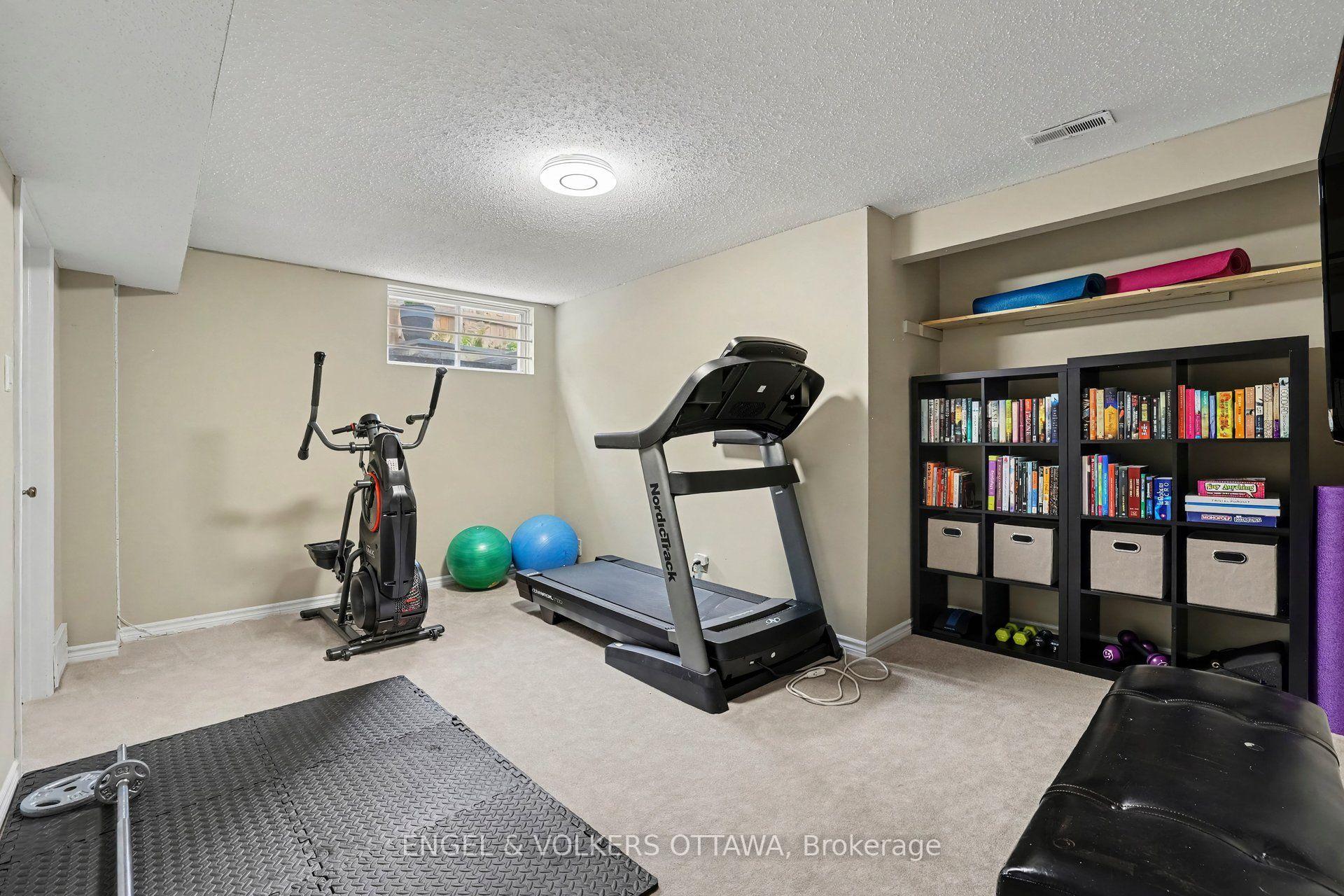 Photo 34 of 15 Archer Square, Ottawa, Hunt Club Woods — HOMEH