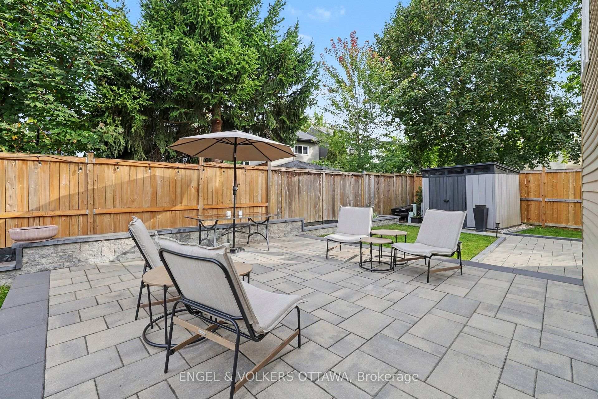 Photo 36 of 15 Archer Square, Ottawa, Hunt Club Woods — HOMEH