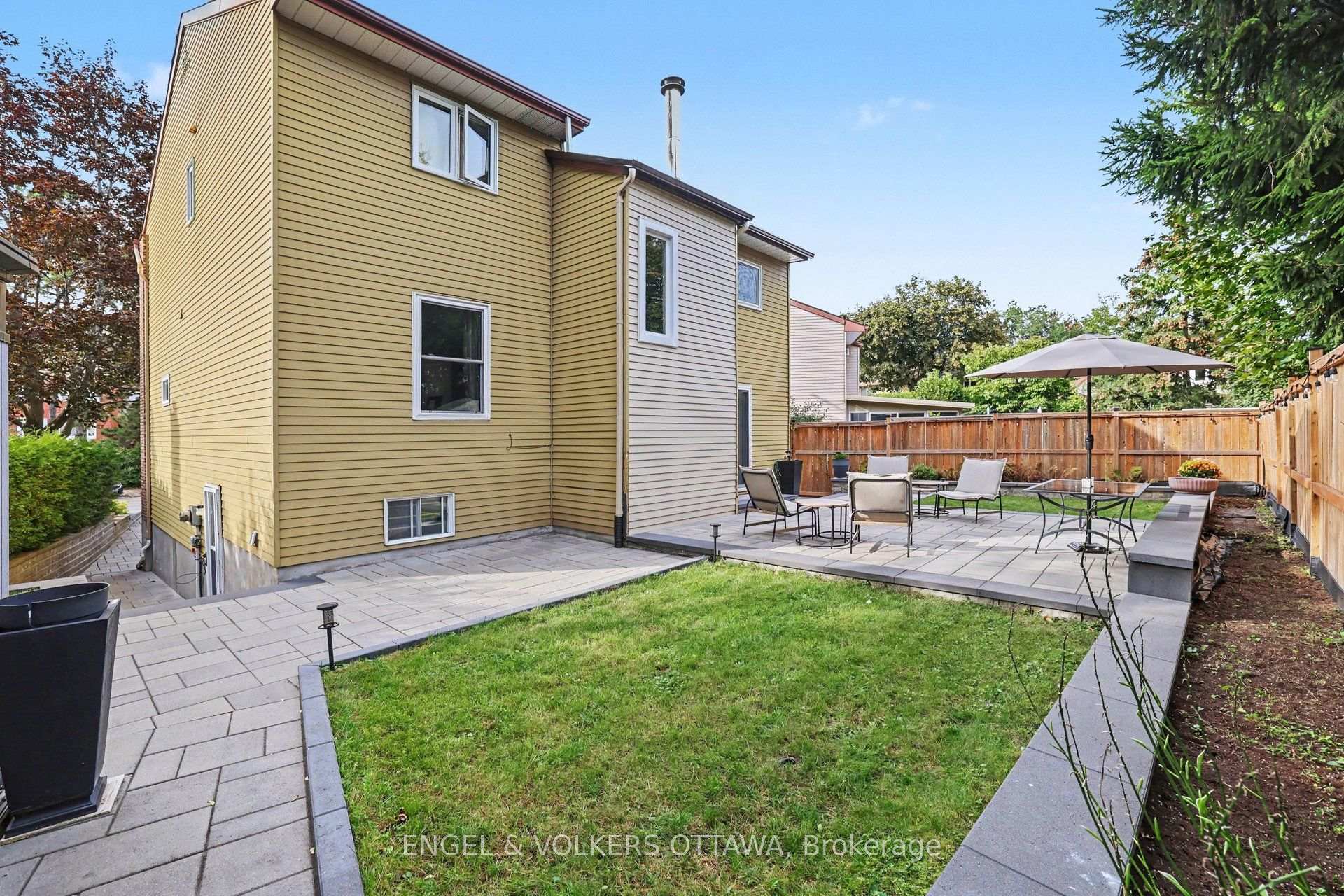Photo 37 of 15 Archer Square, Ottawa, Hunt Club Woods — HOMEH