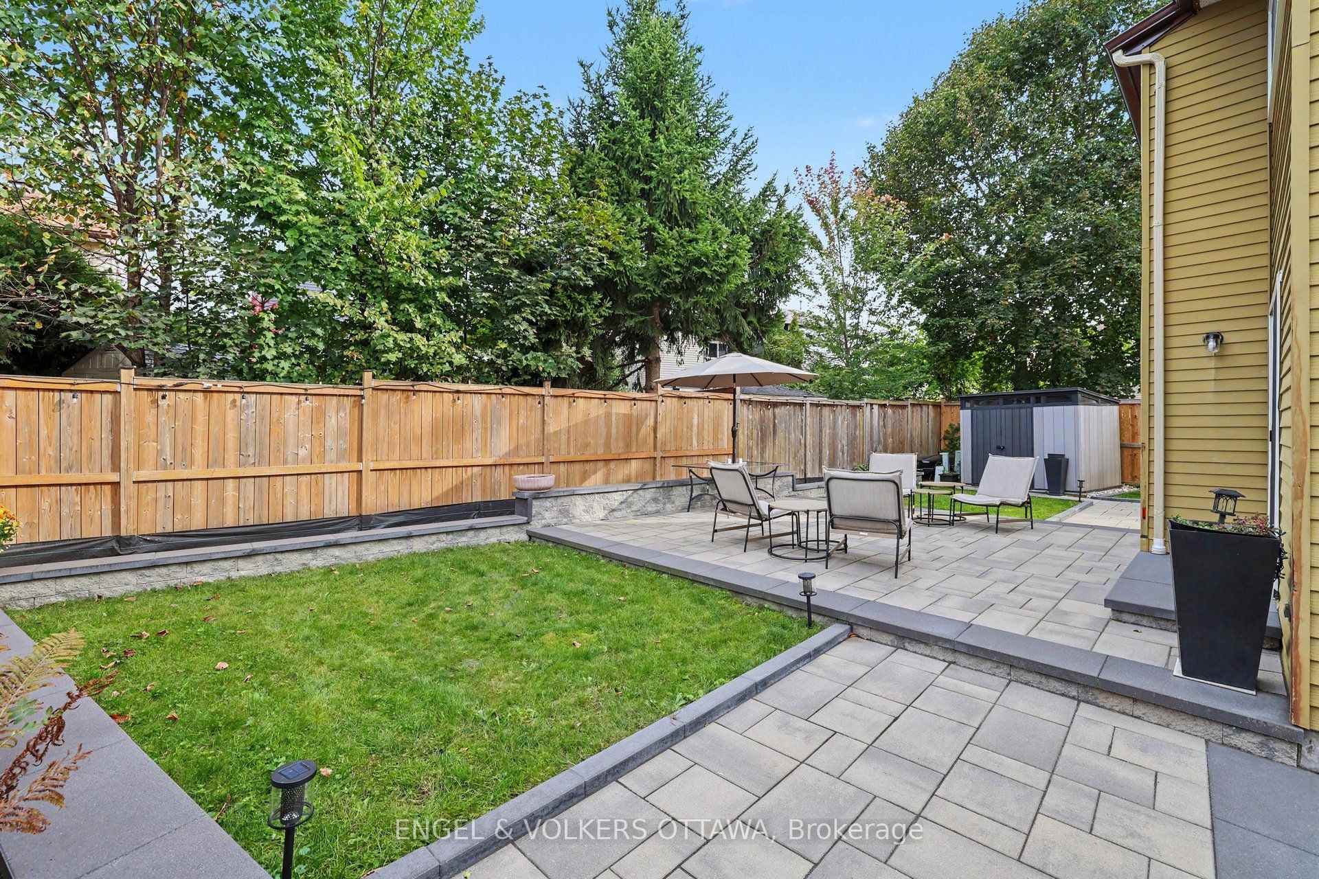 Photo 38 of 15 Archer Square, Ottawa, Hunt Club Woods — HOMEH