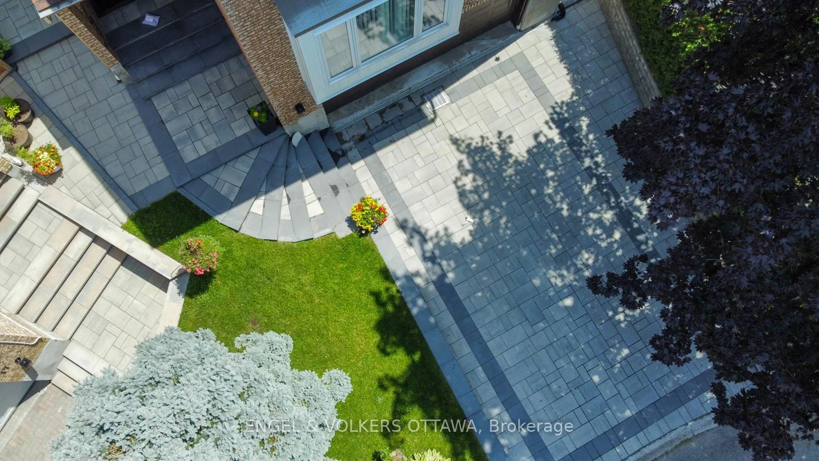 Photo 5 of 15 Archer Square, Ottawa, Hunt Club Woods — HOMEH