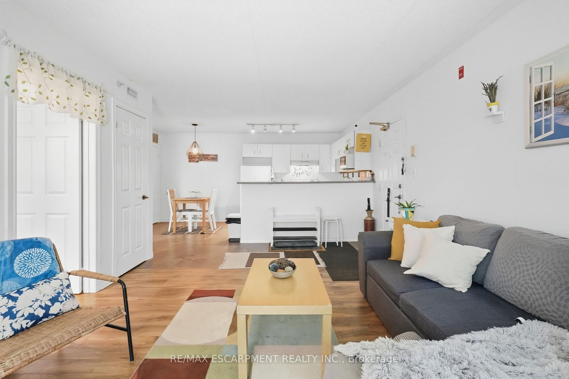 Photo 13 of Unit 310, 4025 Kilmer Drive, Burlington, Tansley — HOMEH