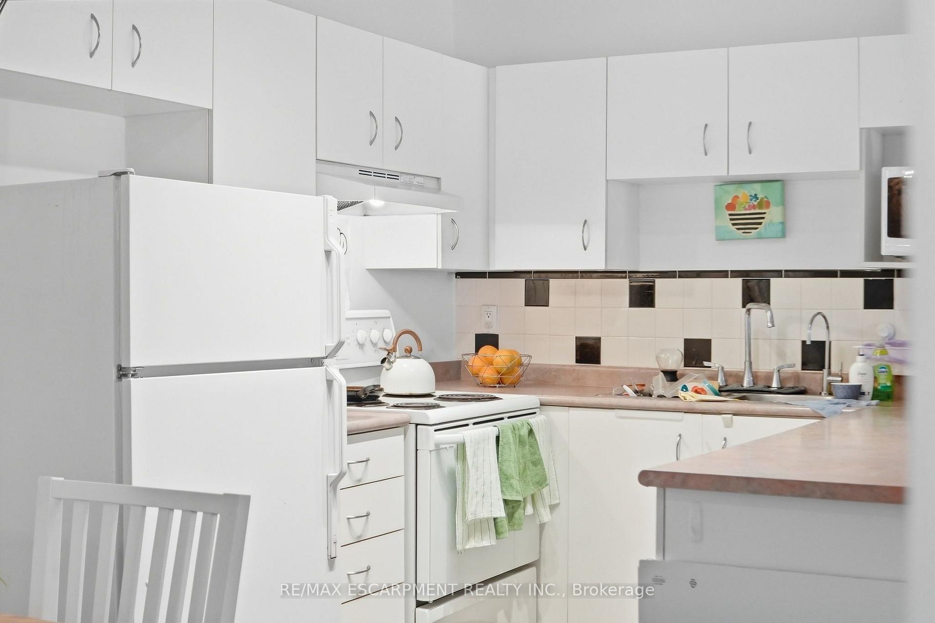 Photo 19 of Unit 310, 4025 Kilmer Drive, Burlington, Tansley — HOMEH