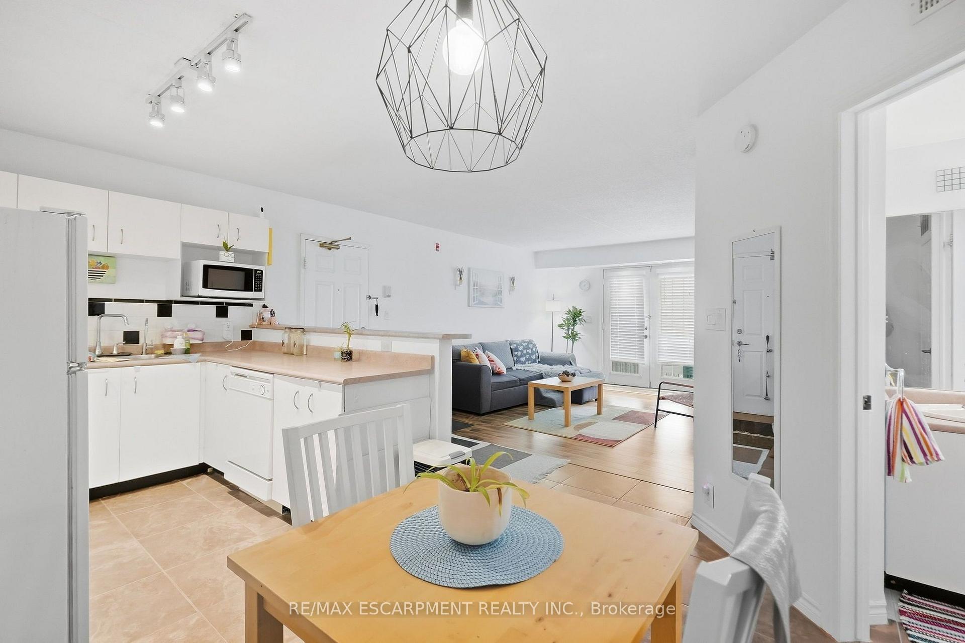 Photo 24 of Unit 310, 4025 Kilmer Drive, Burlington, Tansley — HOMEH