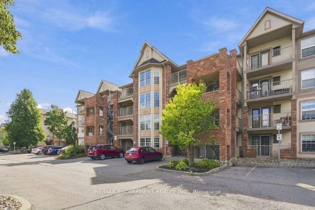 Photo 4 of Unit 310, 4025 Kilmer Drive, Burlington, Tansley — HOMEH