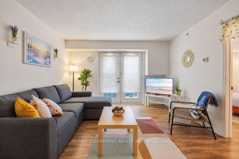 Photo 10 of Unit 310, 4025 Kilmer Drive, Burlington, Tansley — HOMEH