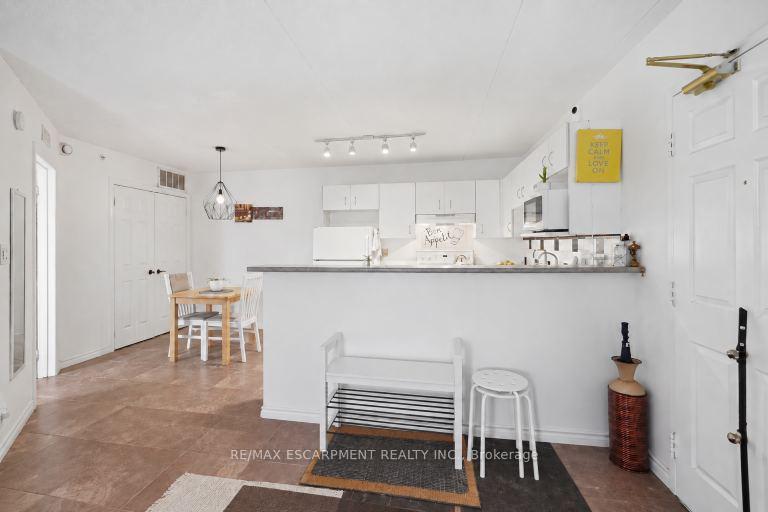 Photo 16 of Unit 310, 4025 Kilmer Drive, Burlington, Tansley — HOMEH