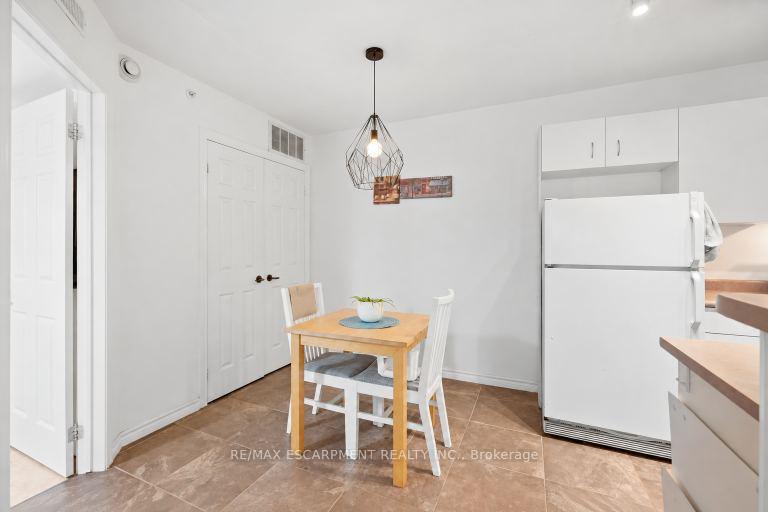Photo 18 of Unit 310, 4025 Kilmer Drive, Burlington, Tansley — HOMEH