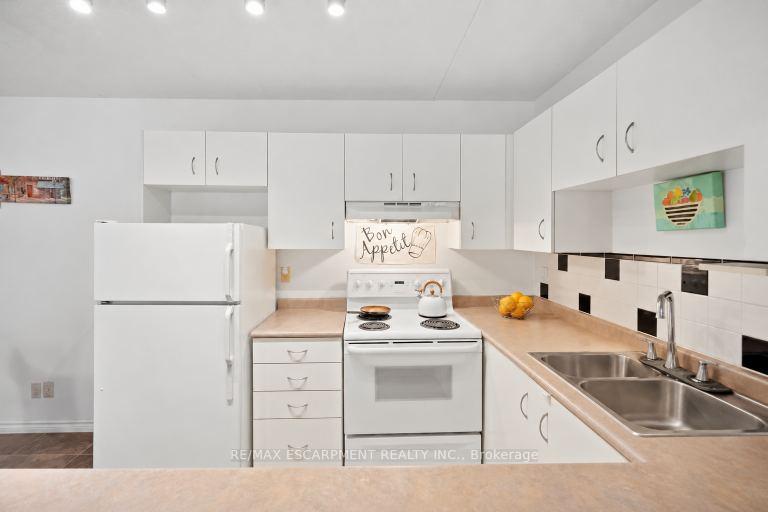 Photo 27 of Unit 310, 4025 Kilmer Drive, Burlington, Tansley — HOMEH