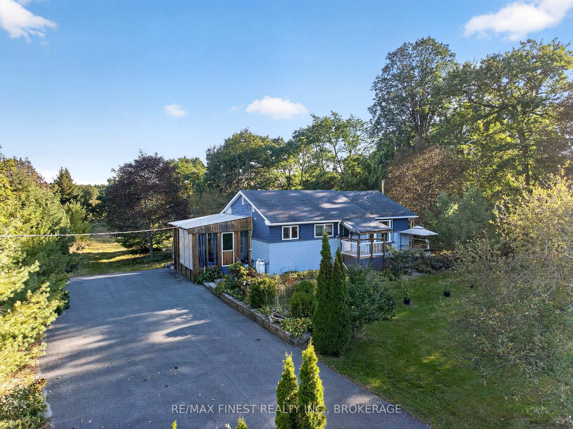 Photo 2 of 1045 Middle Road, Kingston, Kingston Mills — HOMEH