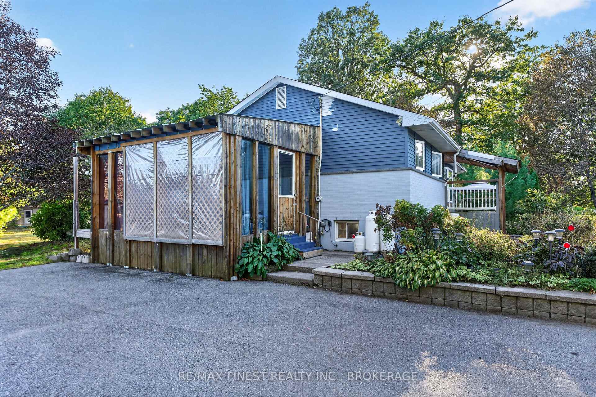 Photo 28 of 1045 Middle Road, Kingston, Kingston Mills — HOMEH