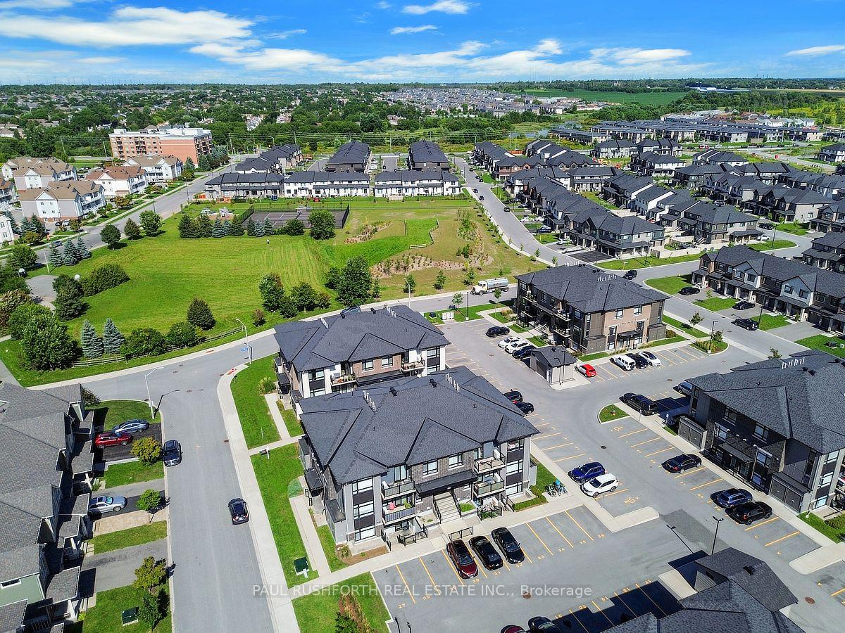 Photo 3 of Unit J, 310 Tulum Crescent, Ottawa, Kanata - Emerald Meadows/Trailwest — HOMEH