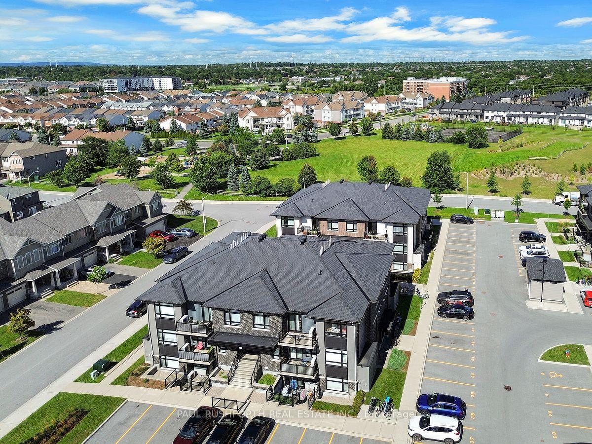 Photo 2 of Unit J, 310 Tulum Crescent, Ottawa, Kanata - Emerald Meadows/Trailwest — HOMEH