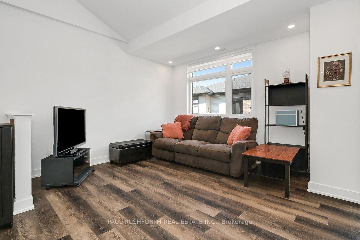 Photo 5 of Unit J, 310 Tulum Crescent, Ottawa, Kanata - Emerald Meadows/Trailwest — HOMEH