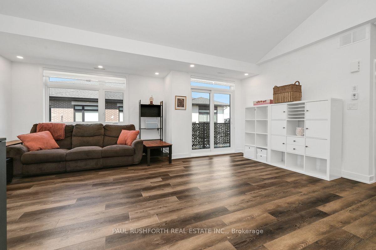 Photo 6 of Unit J, 310 Tulum Crescent, Ottawa, Kanata - Emerald Meadows/Trailwest — HOMEH