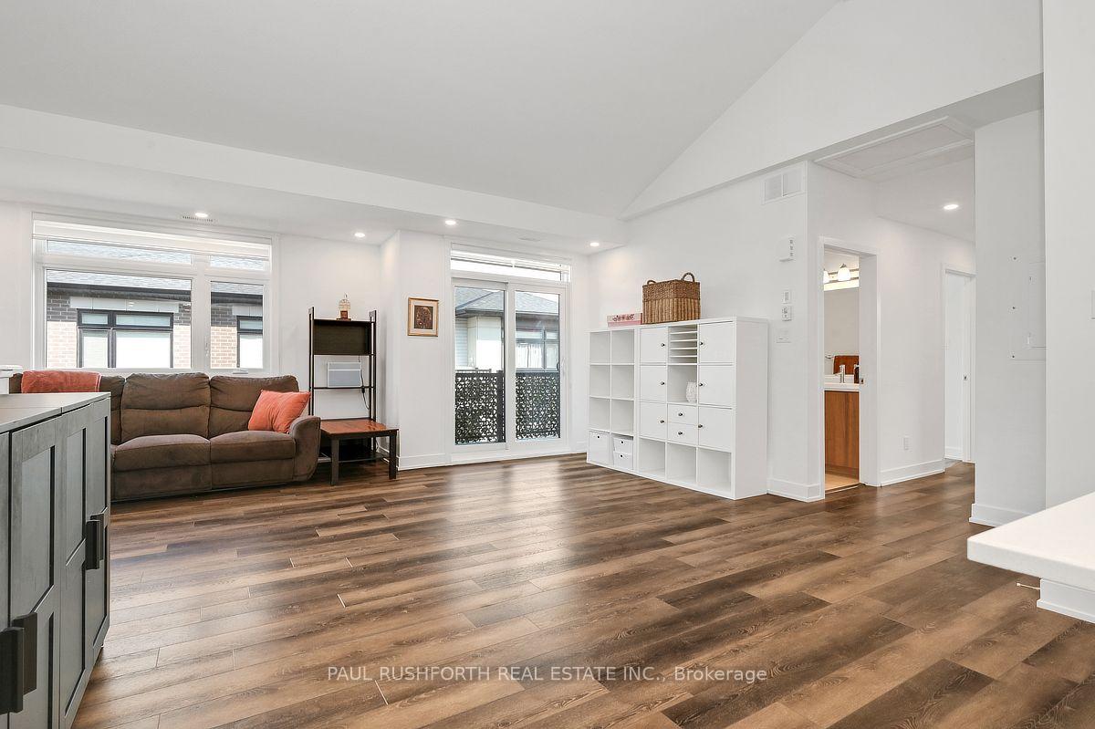 Photo 10 of Unit J, 310 Tulum Crescent, Ottawa, Kanata - Emerald Meadows/Trailwest — HOMEH