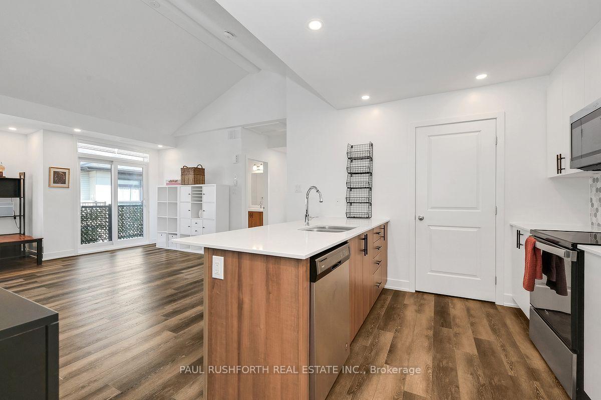 Photo 13 of Unit J, 310 Tulum Crescent, Ottawa, Kanata - Emerald Meadows/Trailwest — HOMEH