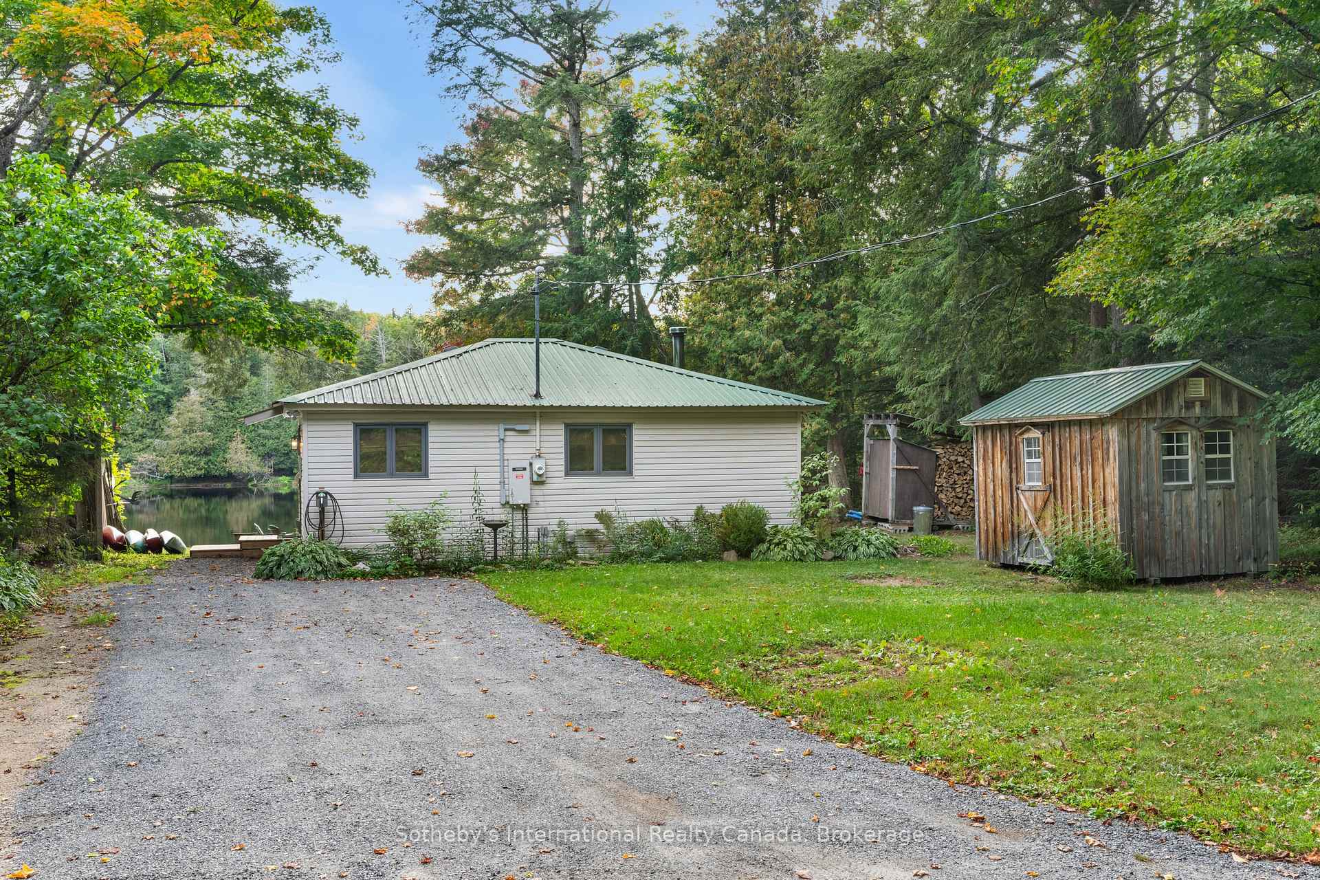 Photo 10 of 1054 Keysbury Drive, Algonquin Highlands, McClintock — HOMEH