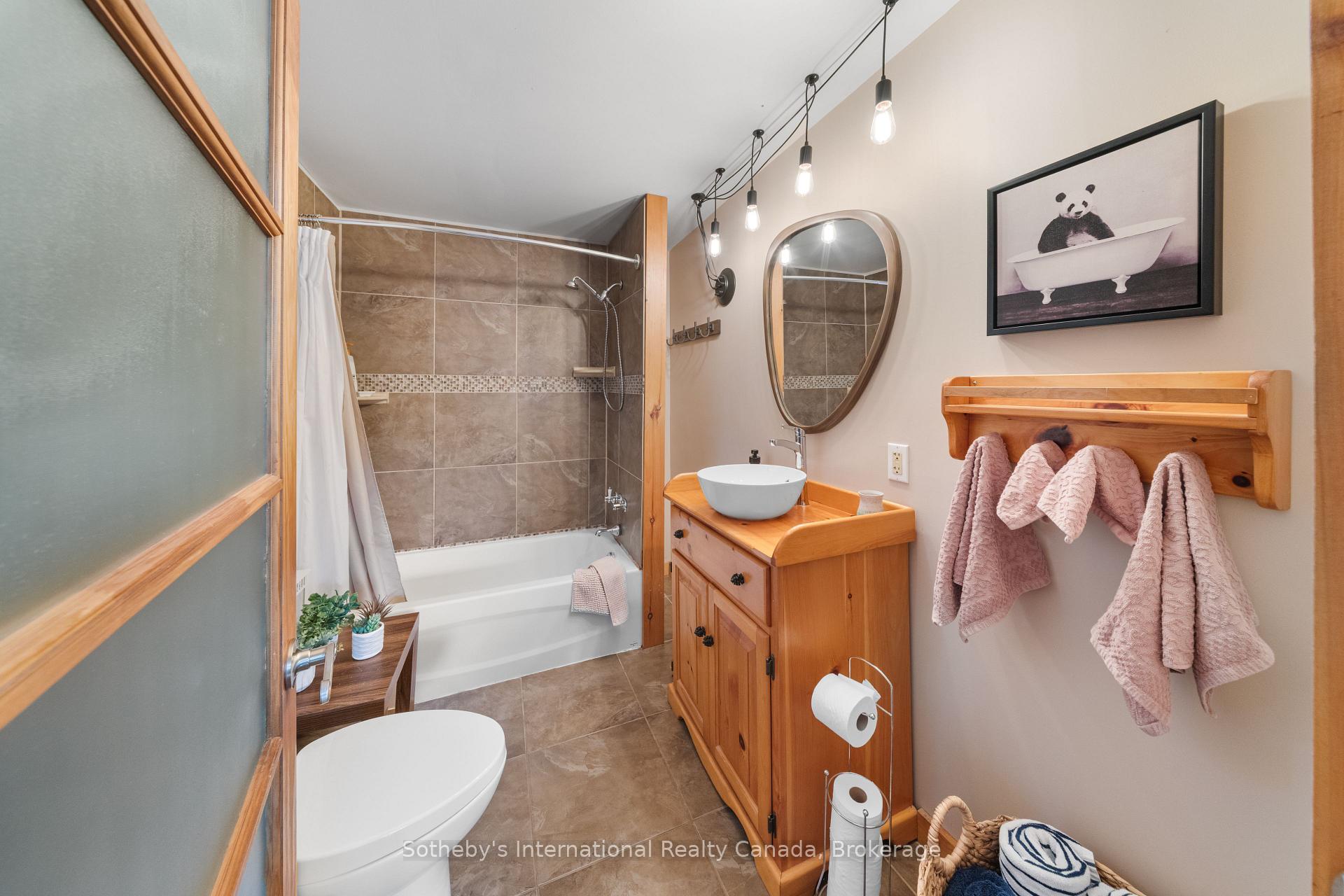 Photo 29 of 1054 Keysbury Drive, Algonquin Highlands, McClintock — HOMEH