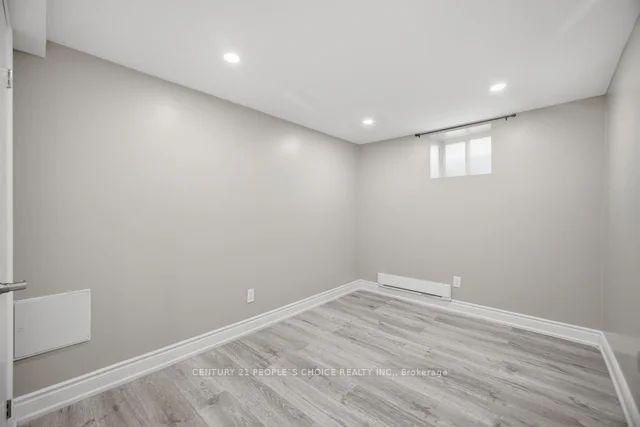 Photo 6 of Unit -Lower, 249 Burnhamthorpe Road, Etobicoke, Islington-City Centre West — HOMEH