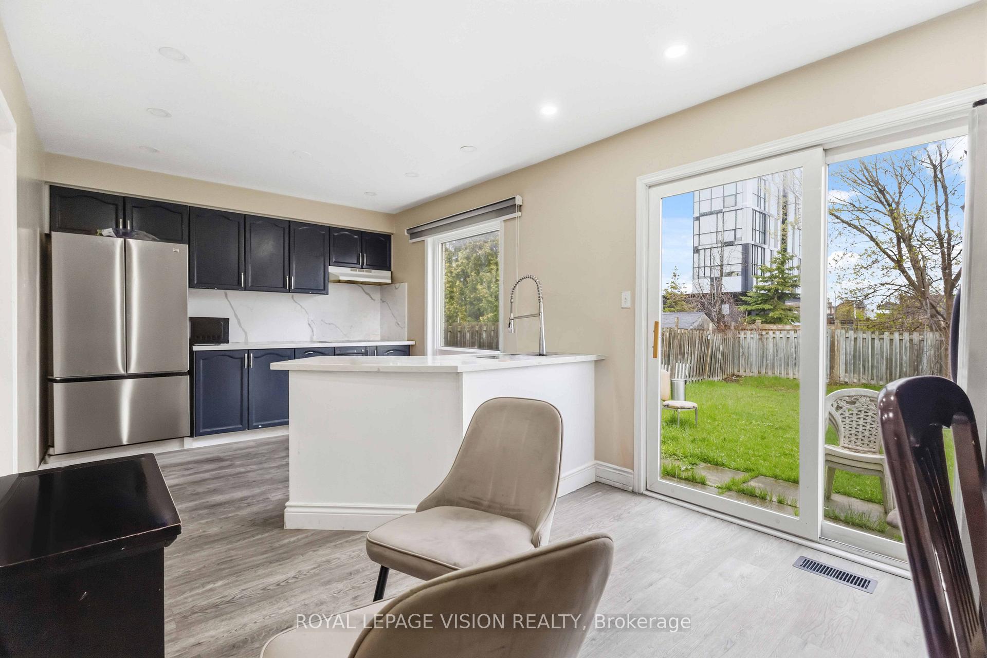 Photo 11 of 1815 Dalhousie Crescent, Oshawa, Samac — HOMEH