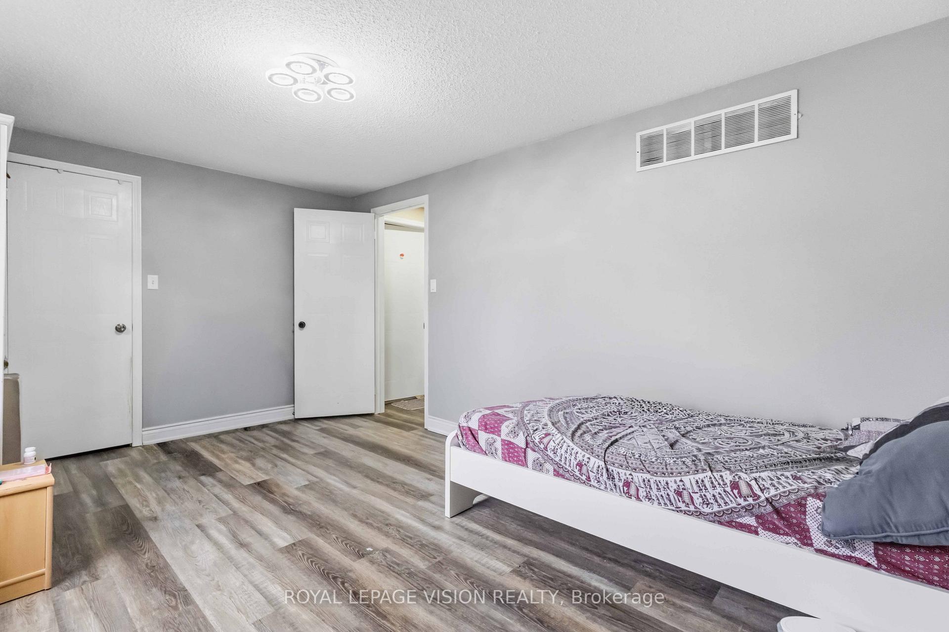 Photo 18 of 1815 Dalhousie Crescent, Oshawa, Samac — HOMEH