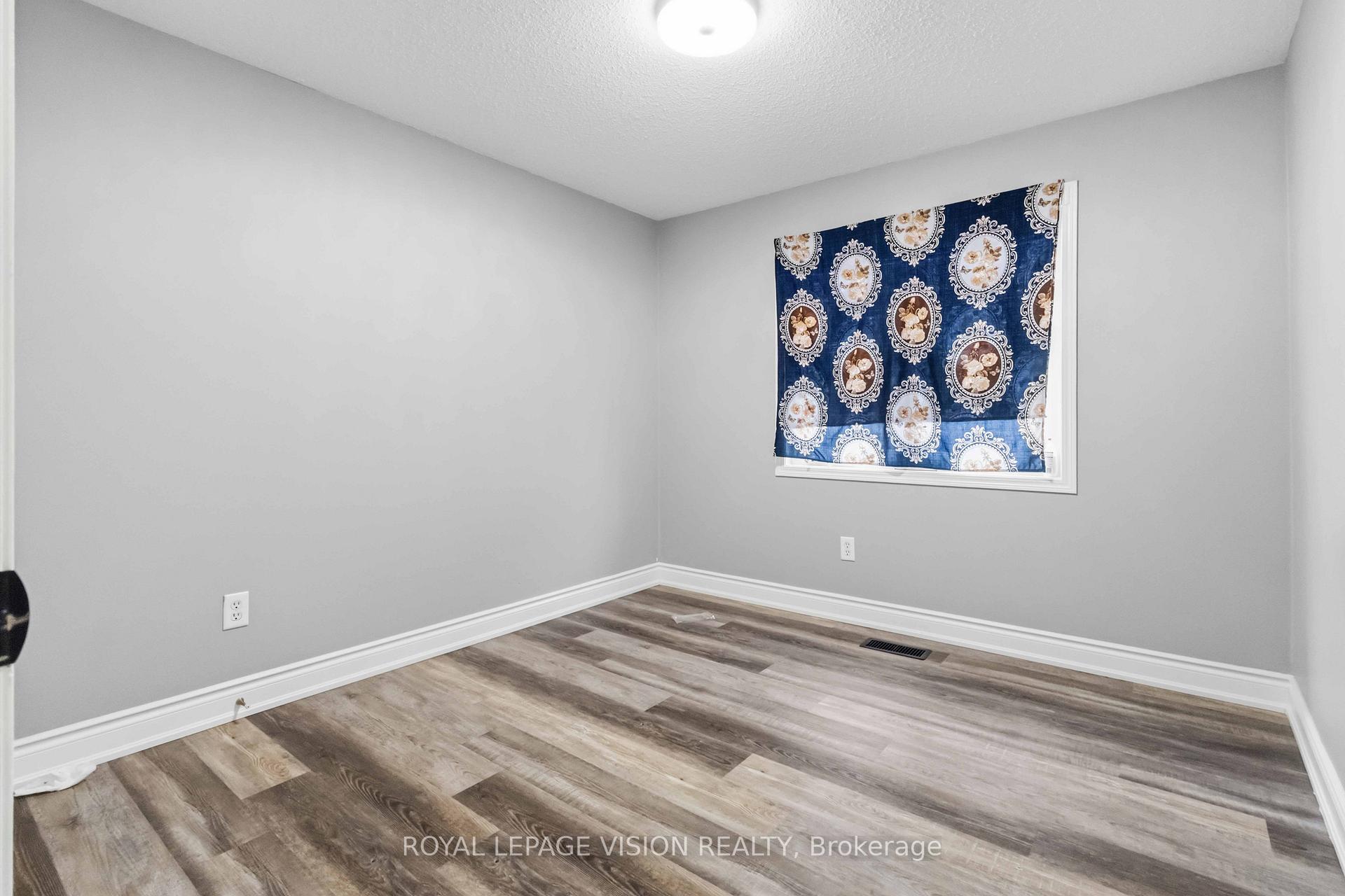 Photo 23 of 1815 Dalhousie Crescent, Oshawa, Samac — HOMEH