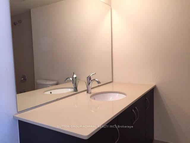 Photo 4 of Unit 402, 736 Bay Street, Toronto, Bay Street Corridor — HOMEH