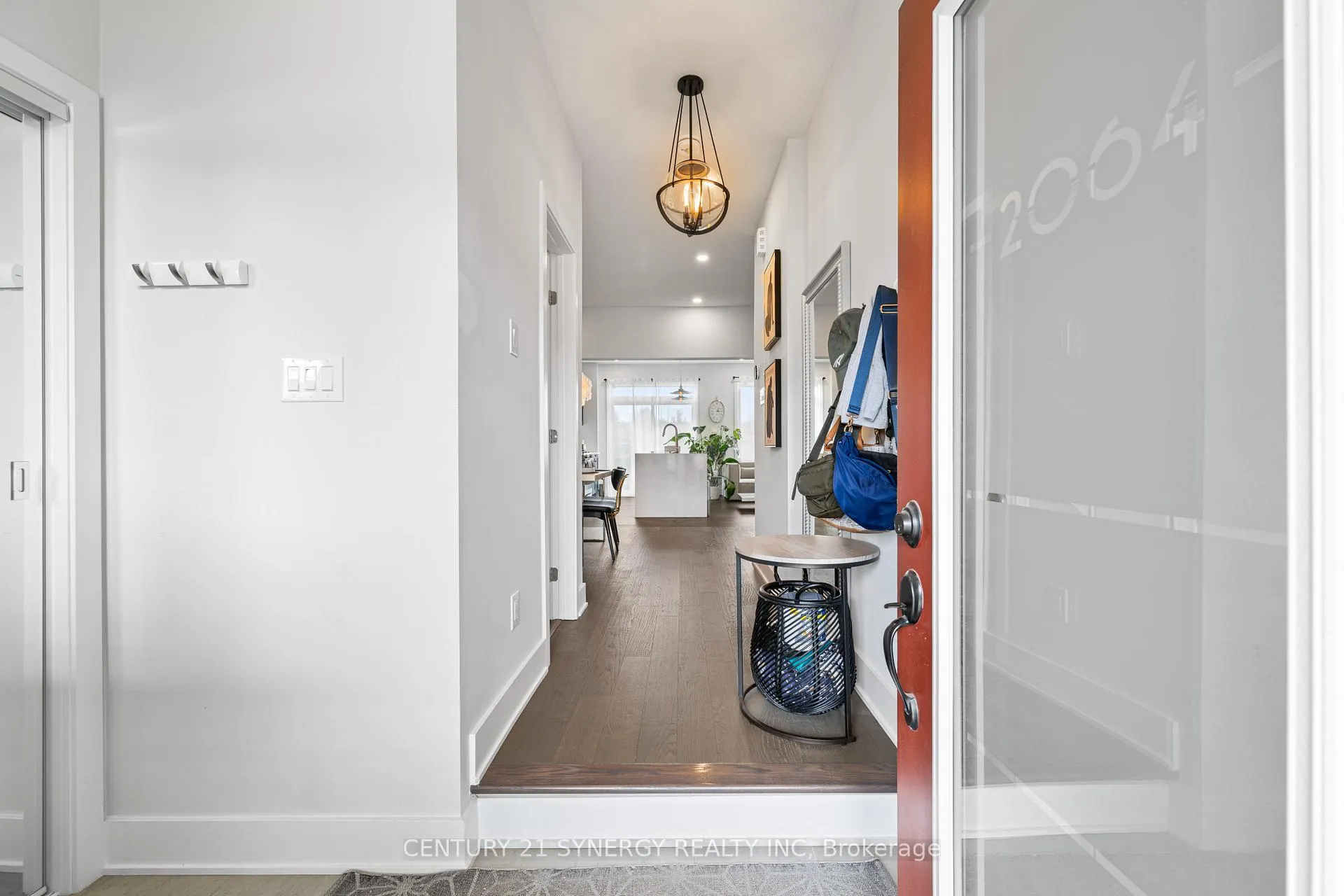 Photo 3 of 2064 Winsome Terrace, Ottawa, Fallingbrook/Gardenway South — HOMEH