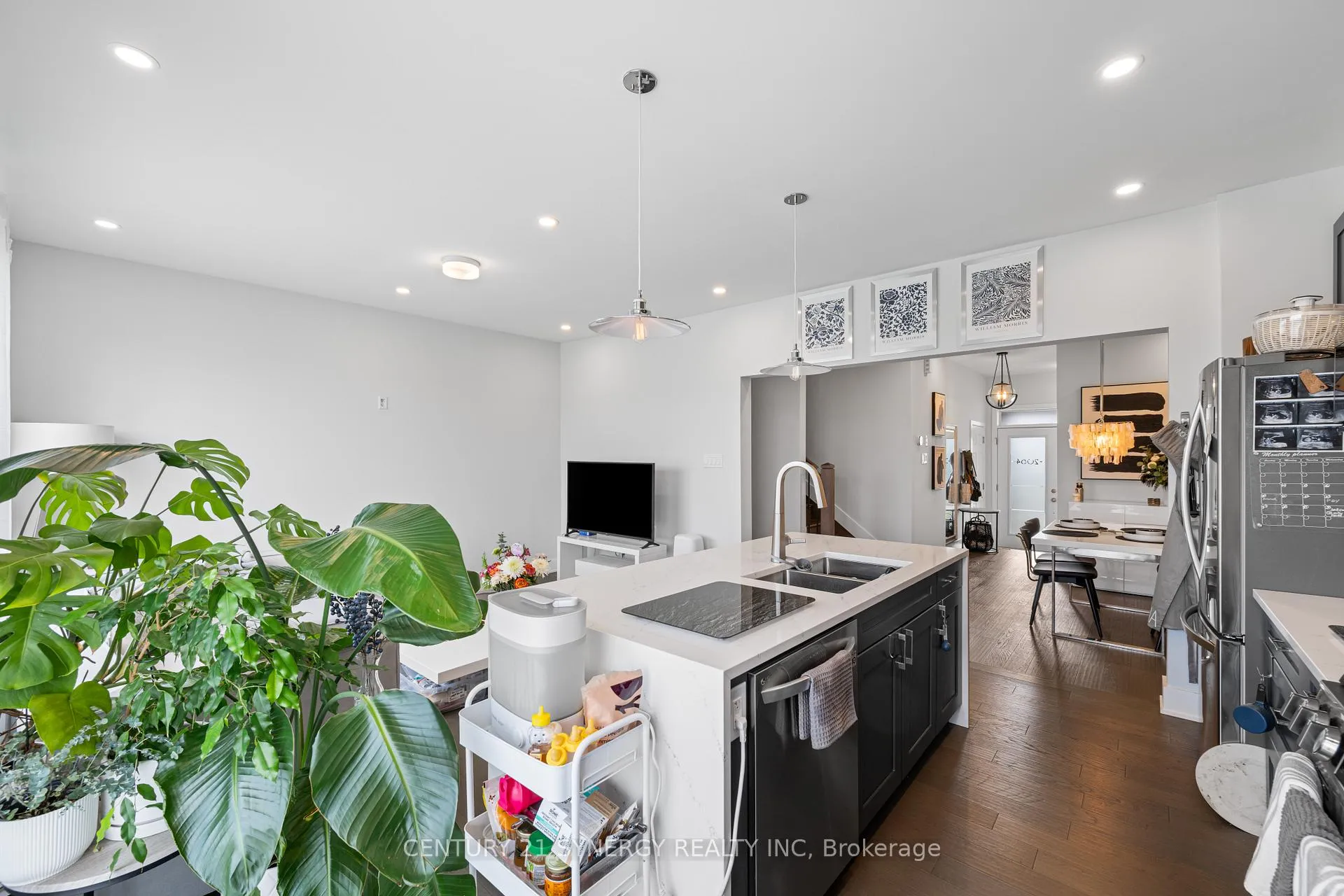 Photo 12 of 2064 Winsome Terrace, Ottawa, Fallingbrook/Gardenway South — HOMEH