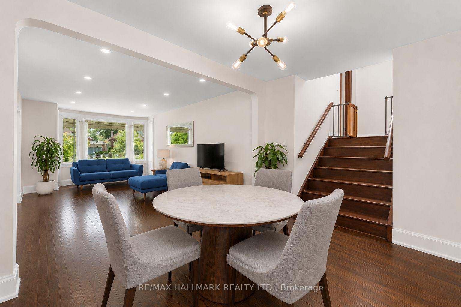 Photo 2 of 8 Davies Crescent, Toronto, East York — HOMEH