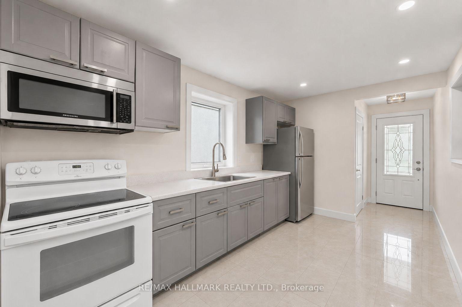 Photo 8 of 8 Davies Crescent, Toronto, East York — HOMEH