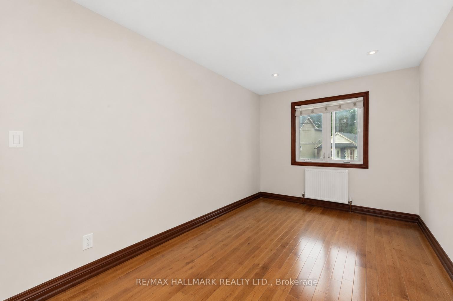 Photo 14 of 8 Davies Crescent, Toronto, East York — HOMEH