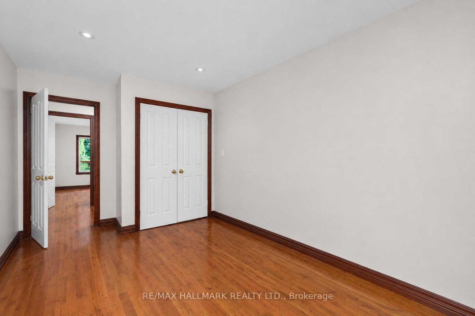 Photo 17 of 8 Davies Crescent, Toronto, East York — HOMEH