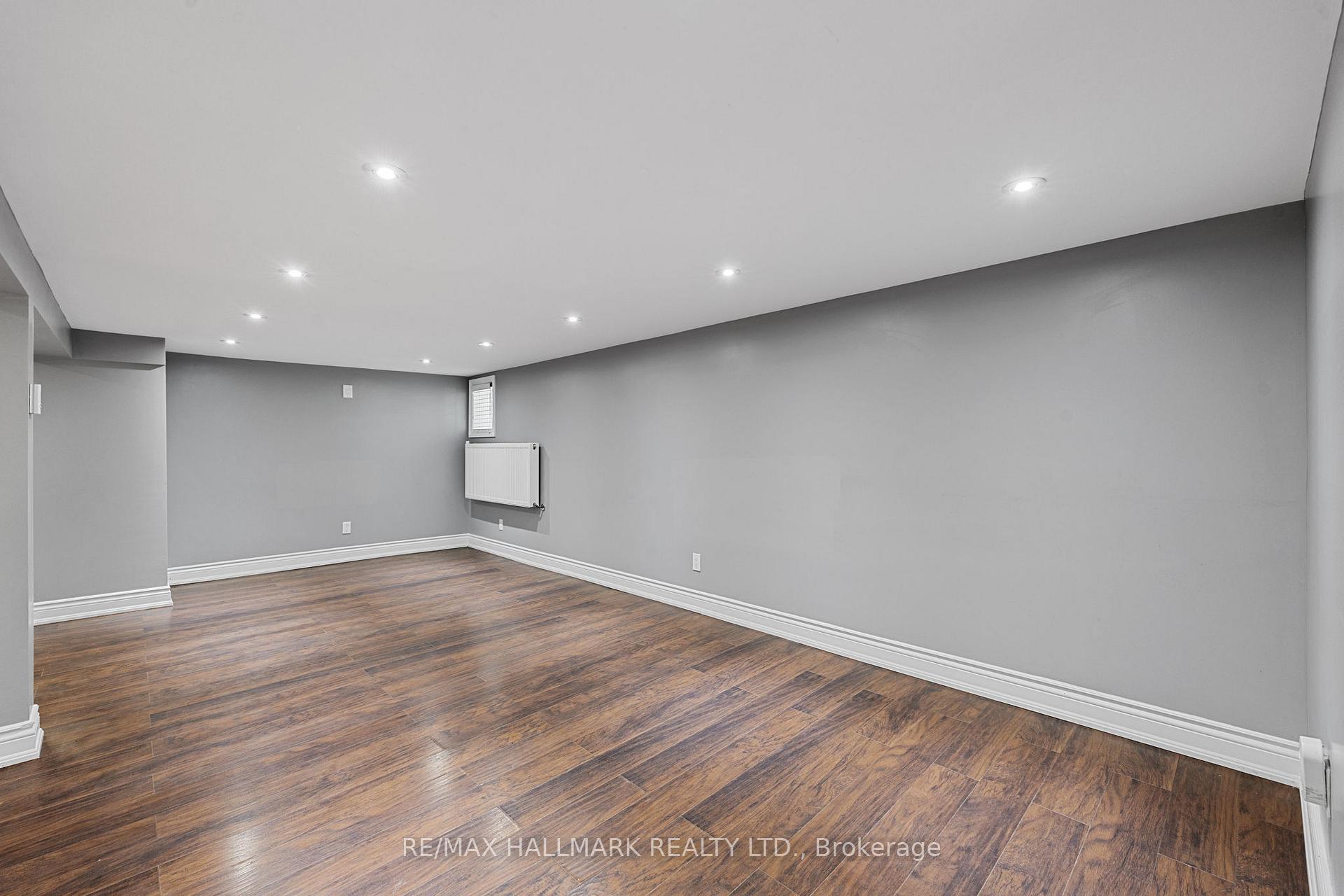 Photo 20 of 8 Davies Crescent, Toronto, East York — HOMEH
