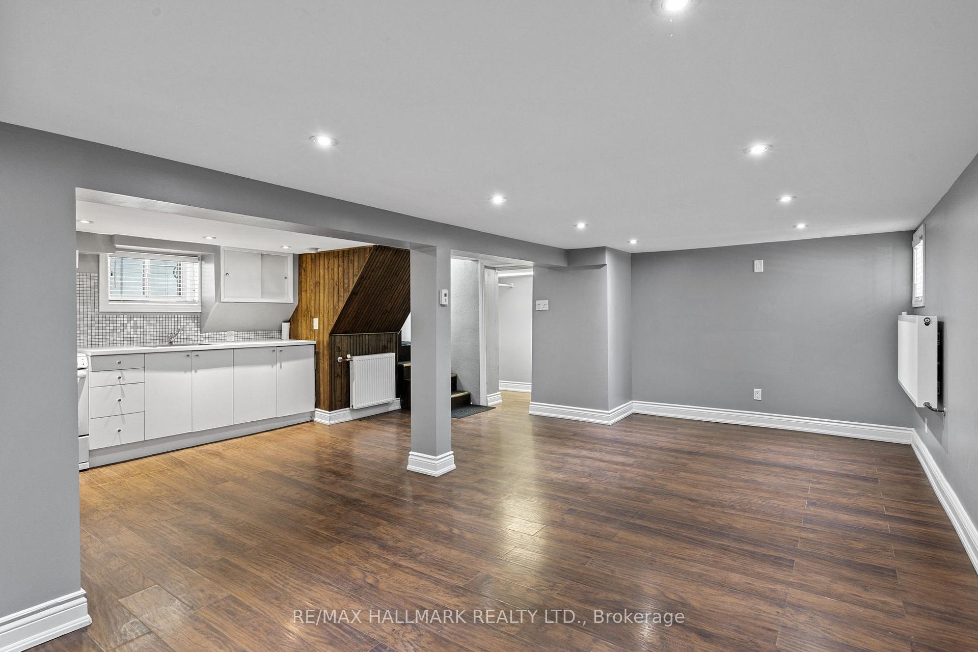 Photo 21 of 8 Davies Crescent, Toronto, East York — HOMEH