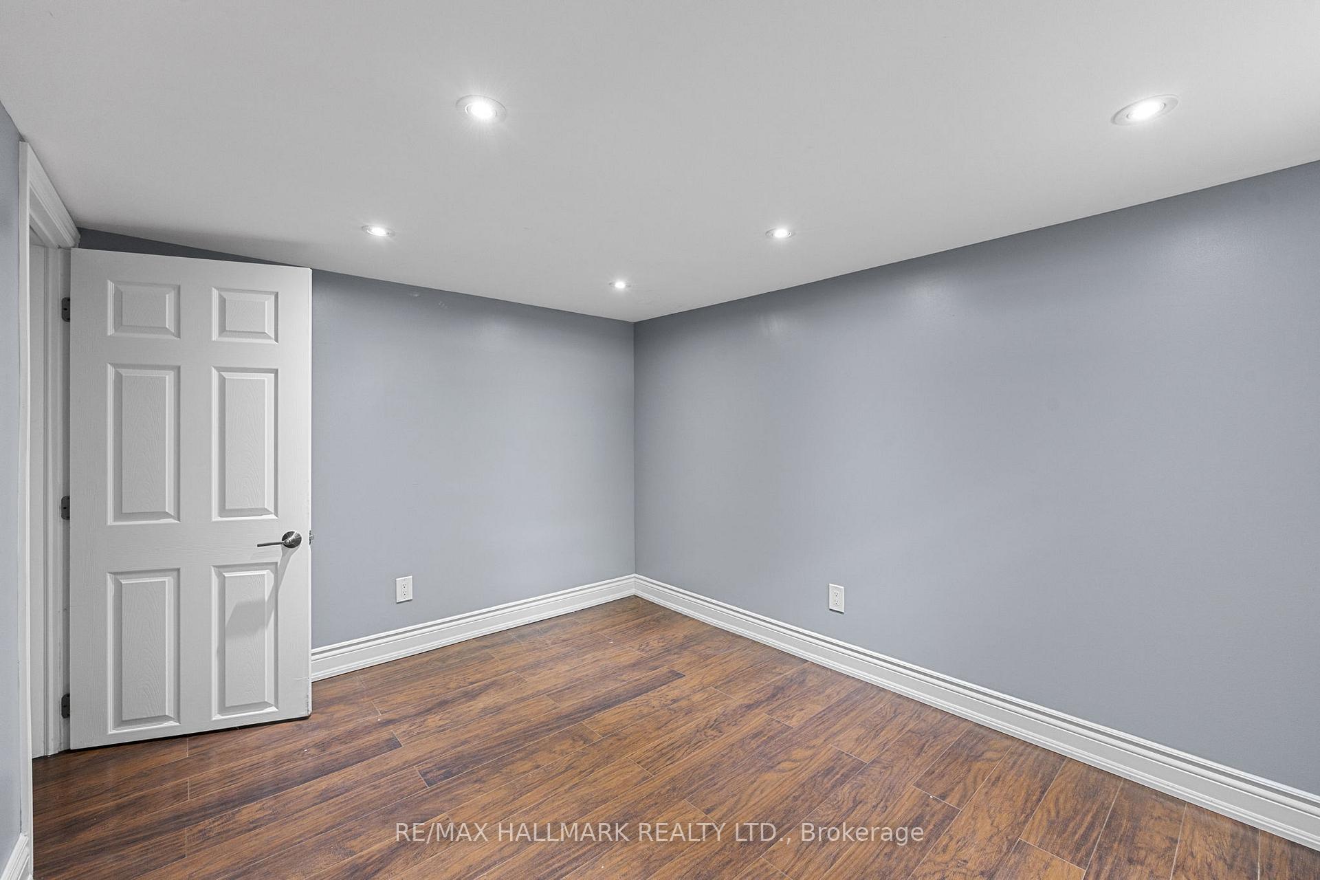 Photo 24 of 8 Davies Crescent, Toronto, East York — HOMEH