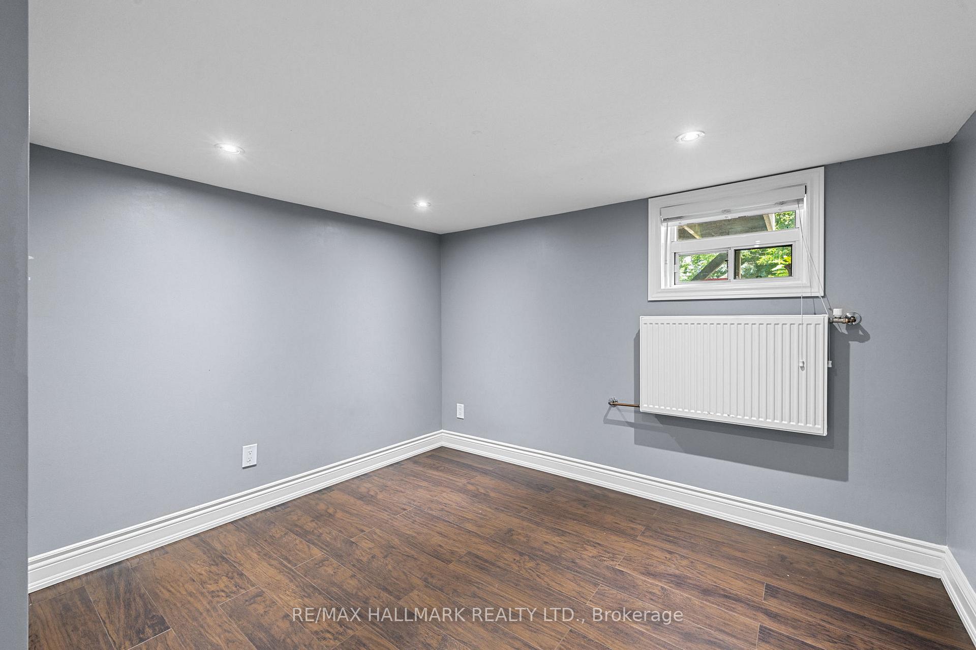 Photo 25 of 8 Davies Crescent, Toronto, East York — HOMEH