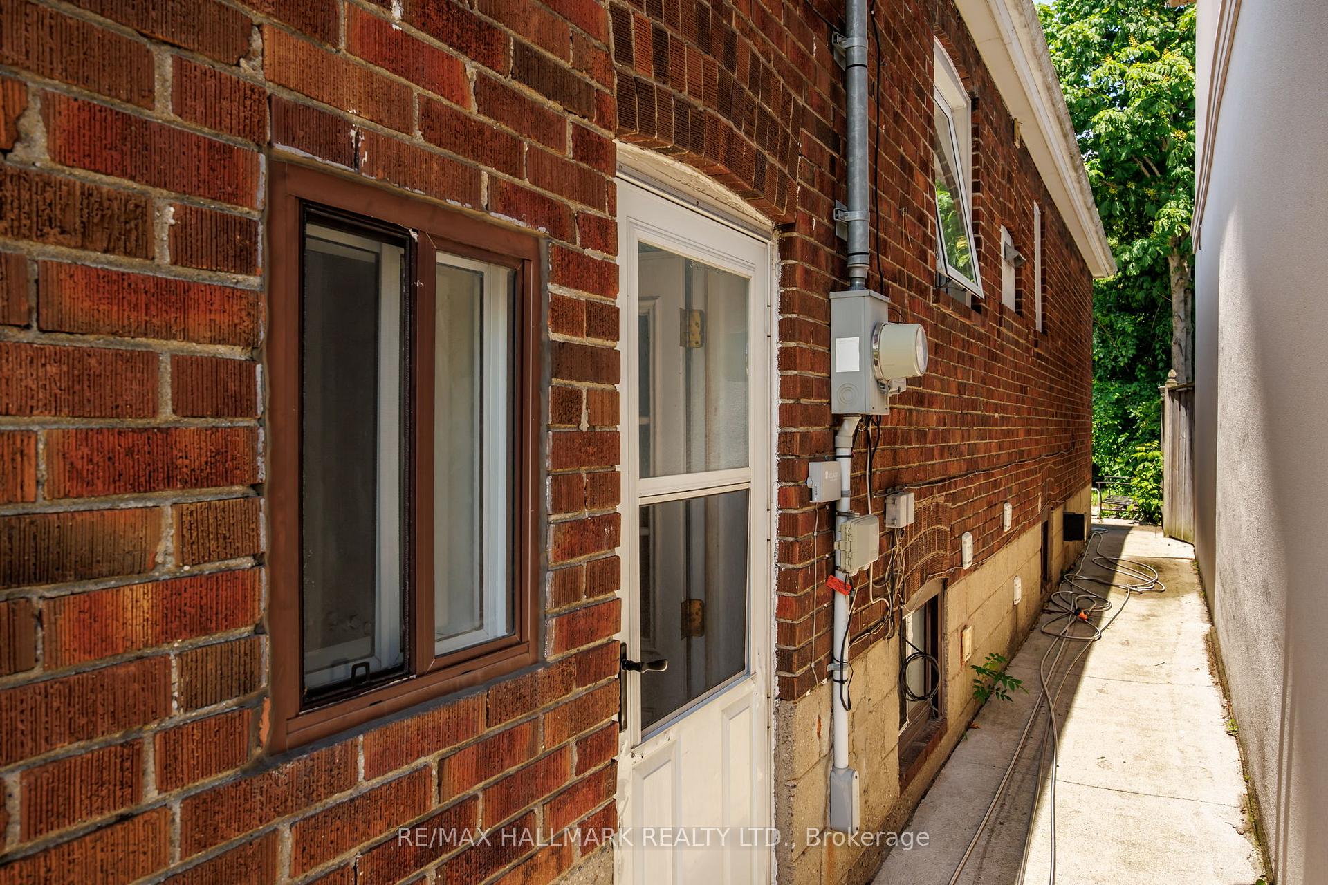 Photo 37 of 8 Davies Crescent, Toronto, East York — HOMEH