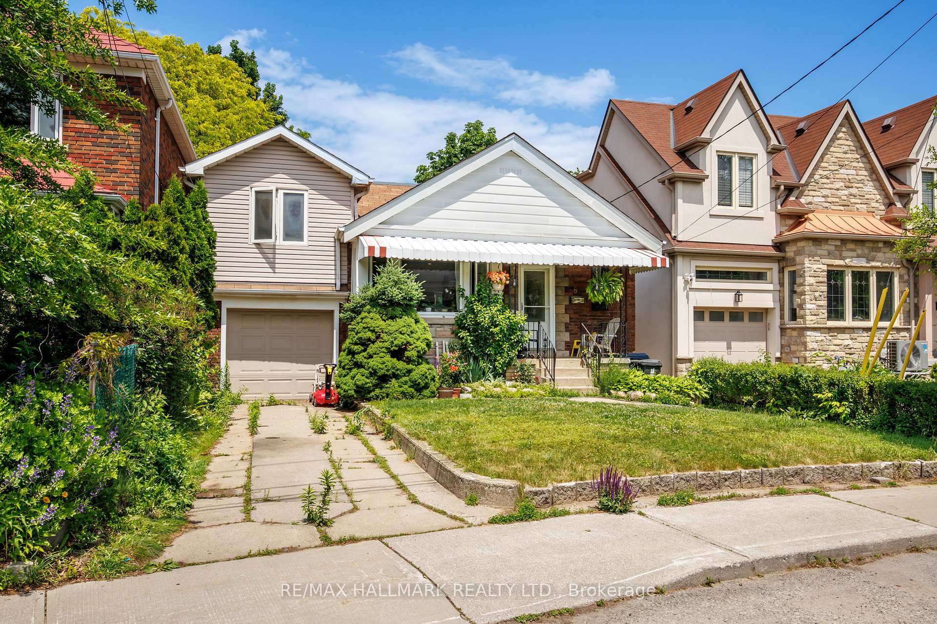 Photo 38 of 8 Davies Crescent, Toronto, East York — HOMEH