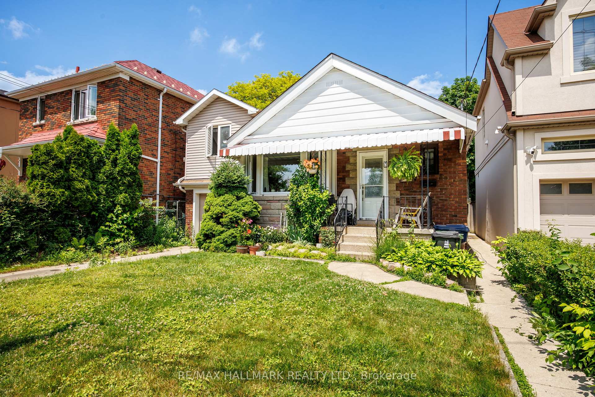 Photo 40 of 8 Davies Crescent, Toronto, East York — HOMEH